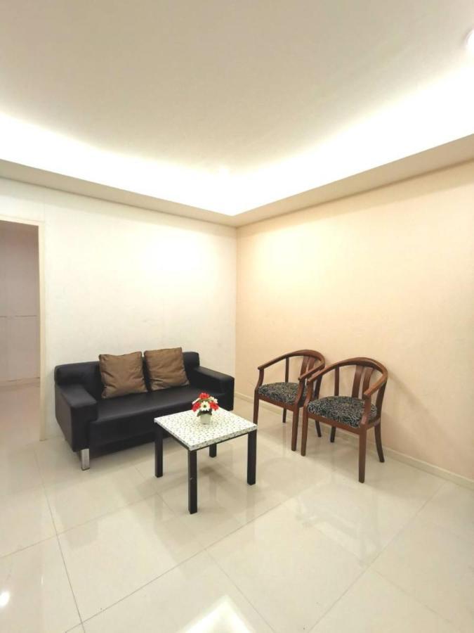 Pon House Hotel Chalong Bagian luar foto